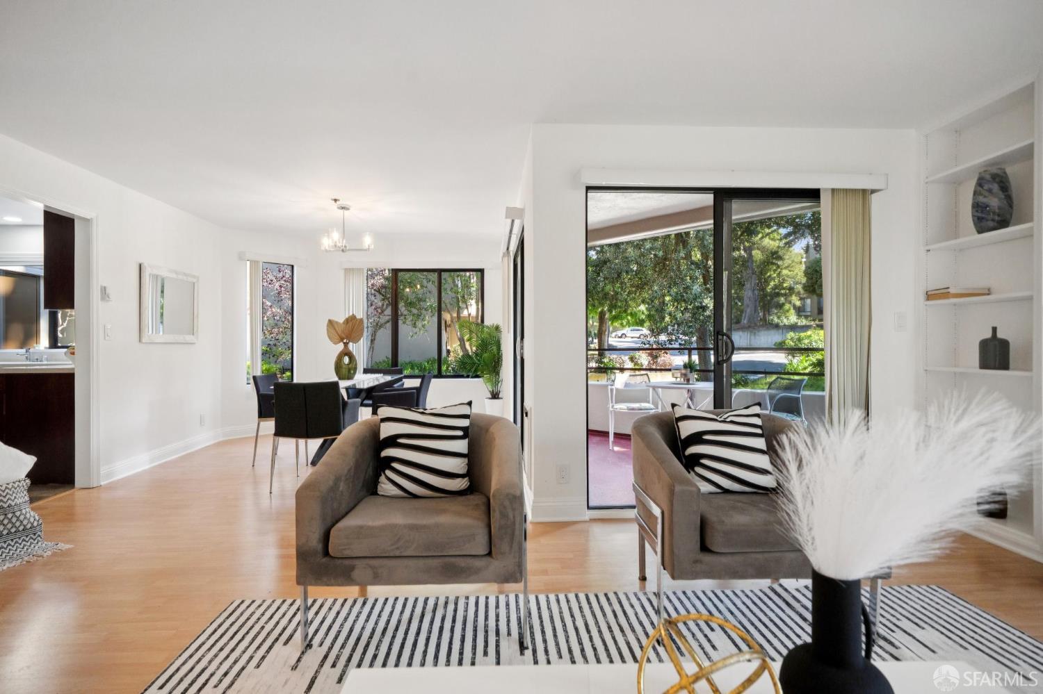 Photo #11: 425065655 Listing: Photo #11