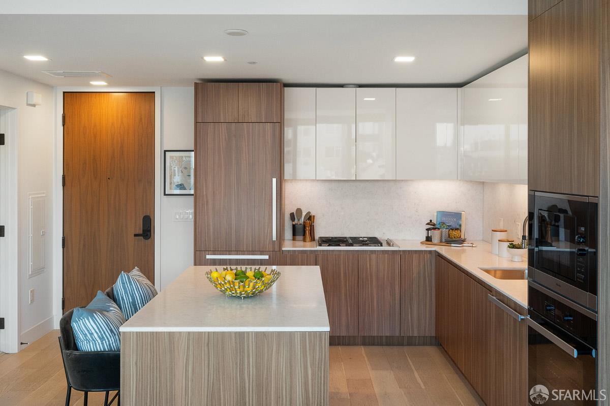 Photo #11: 425076052 Listing: Photo #11