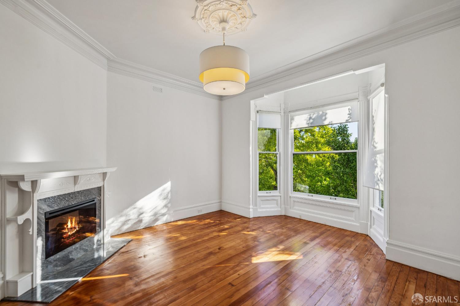 Detail Gallery Image 11 of 44 For 282 Eureka St, San Francisco,  CA 94114 - 4 Beds | 2/1 Baths