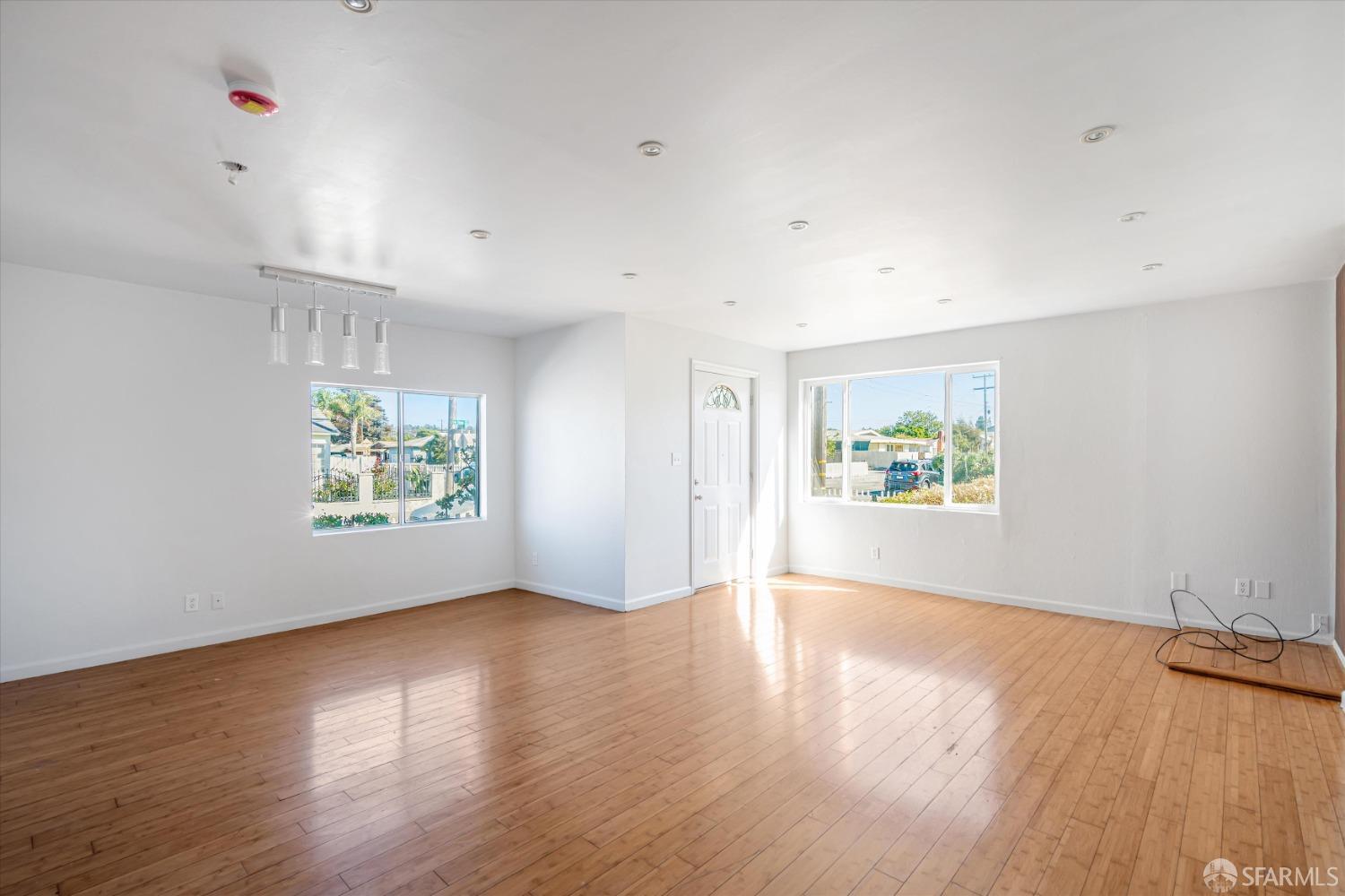 Detail Gallery Image 6 of 43 For 2489 20th St, San Pablo,  CA 94806 - 3 Beds | 1/1 Baths