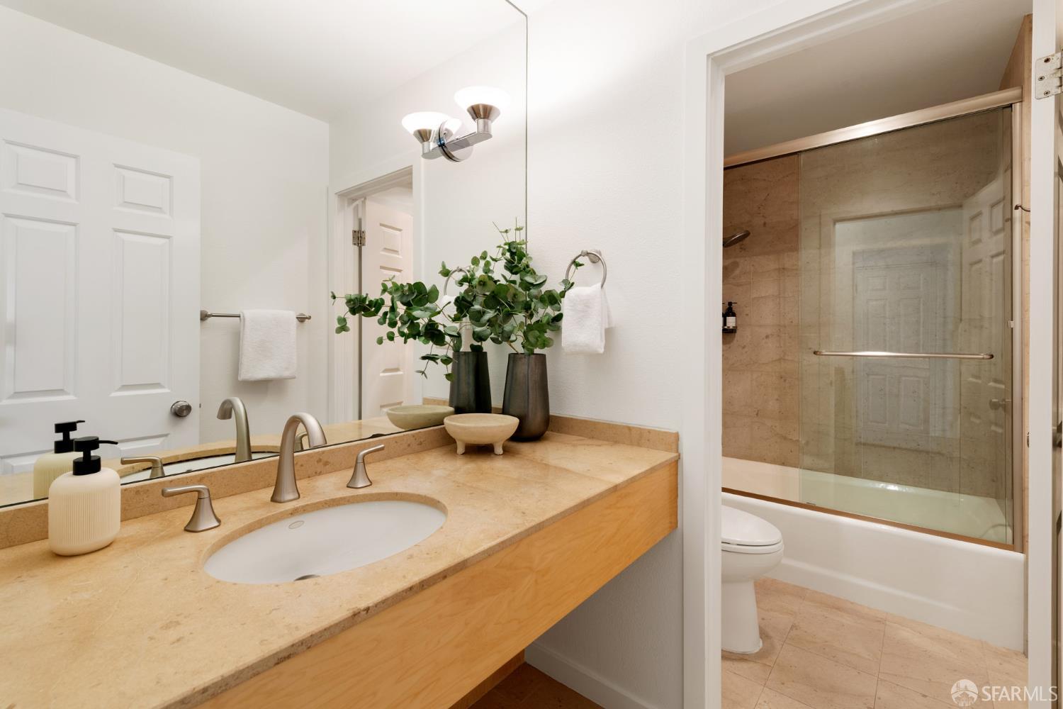 Photo #17: 425081833 Listing: Photo #17