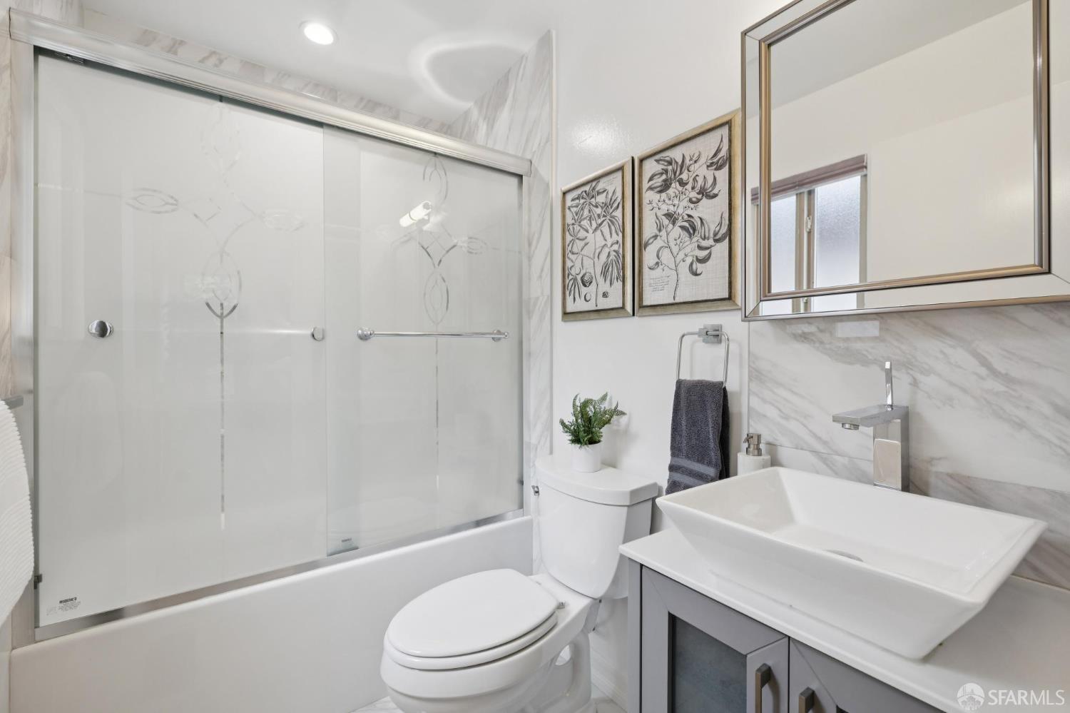 Detail Gallery Image 16 of 35 For 1 Cape Breton Ct, Pacifica,  CA 94044 - 4 Beds | 2 Baths