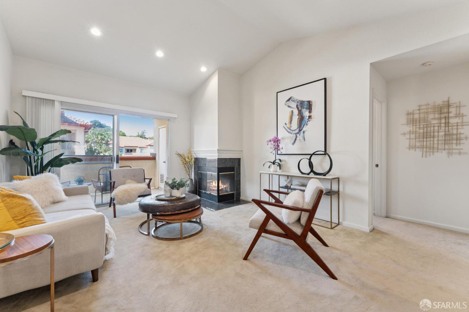 Detail Gallery Image 4 of 50 For 7063 Dublin Meadows St #H,  Dublin,  CA 94568 - 3 Beds | 2 Baths