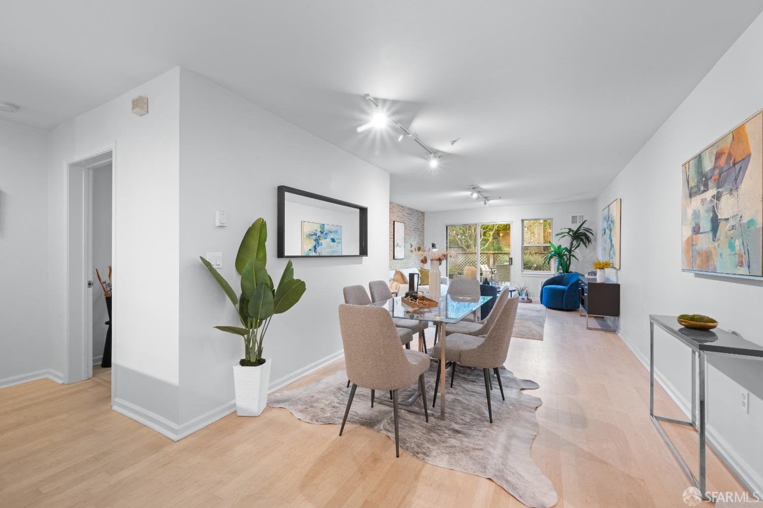 Photo #4: 425082220 Listing 