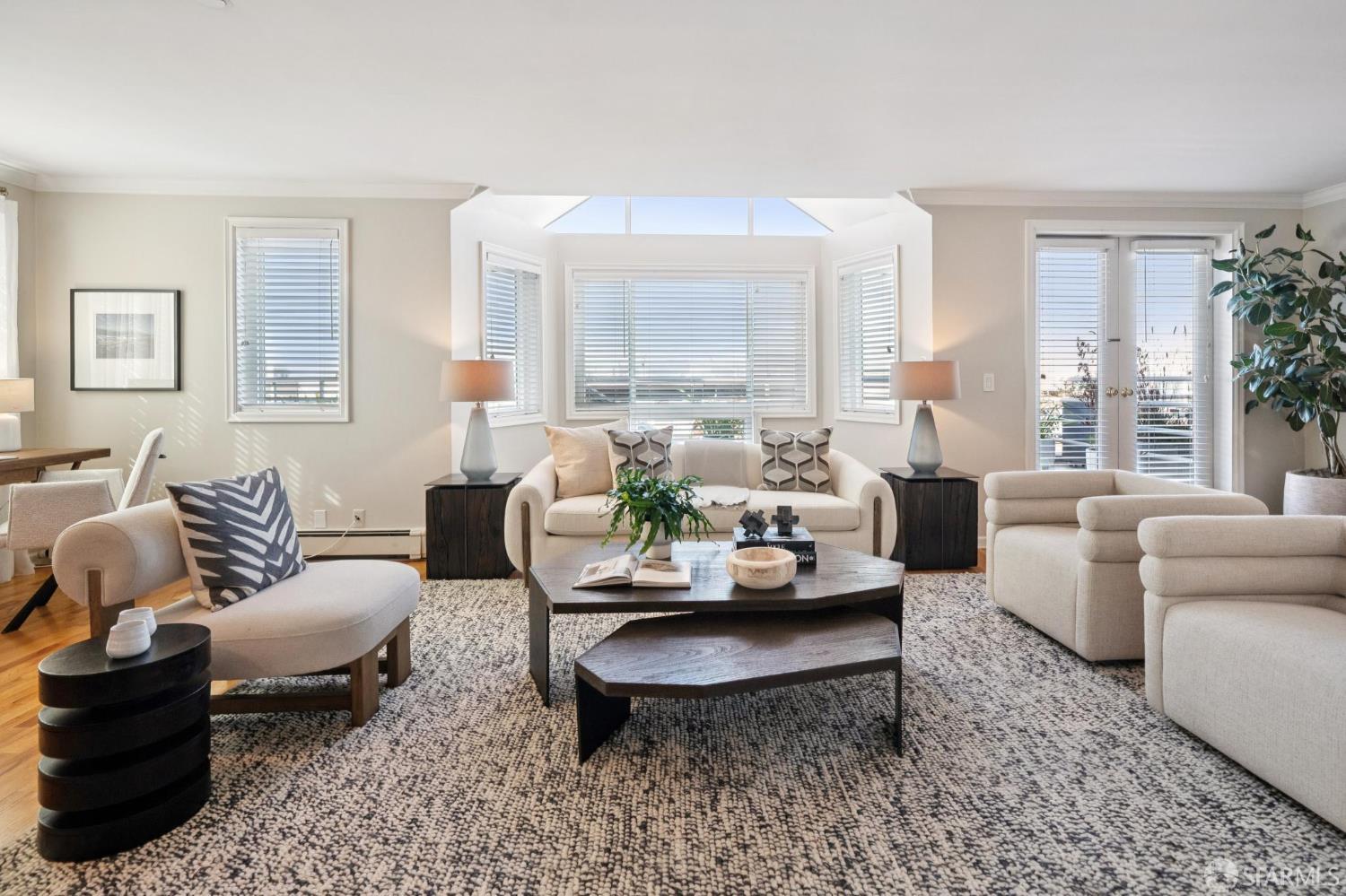 Photo #3: 425082479 Listing 