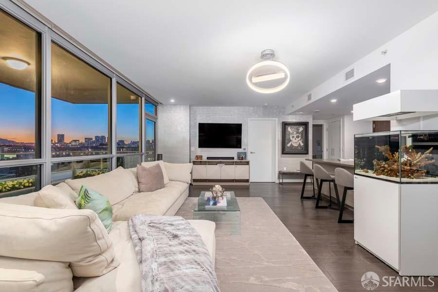 Photo #3: 425082463 Listing: Photo #3