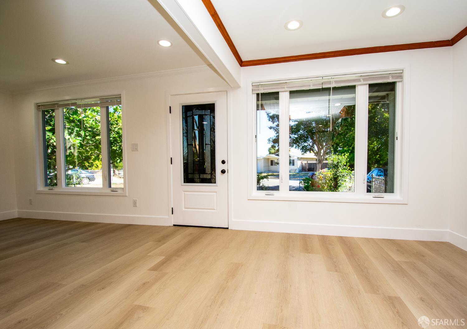 Detail Gallery Image 9 of 17 For 1099 Bradford Dr, Sunnyvale,  CA 94089 - 3 Beds | 1 Baths