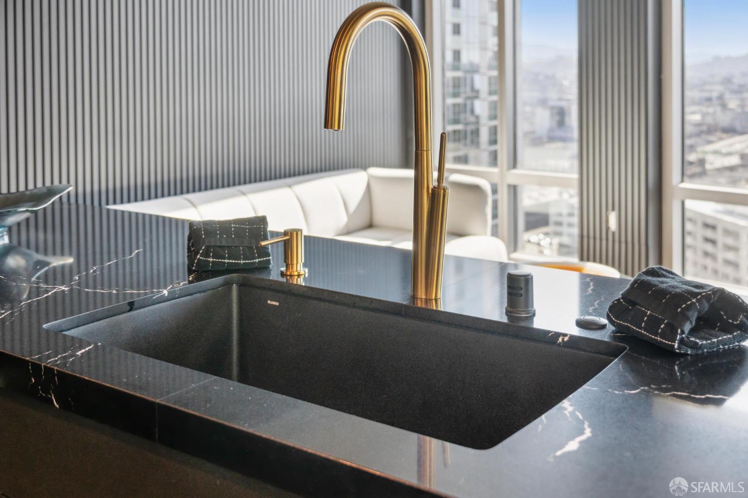 Photo #11: 425081319 Listing: Photo #11