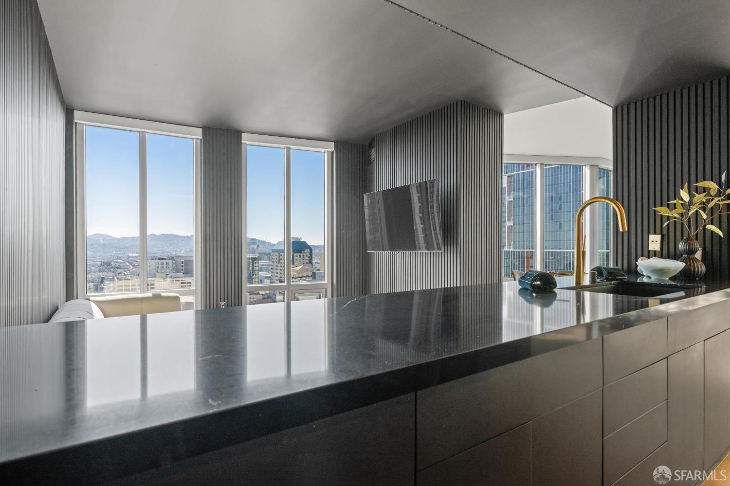 Photo #6: 425081319 Listing: Photo #6