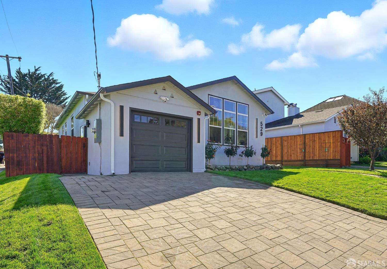 Detail Gallery Image 4 of 42 For 529 Hobart Ave, San Mateo,  CA 94402 - 4 Beds | 3 Baths