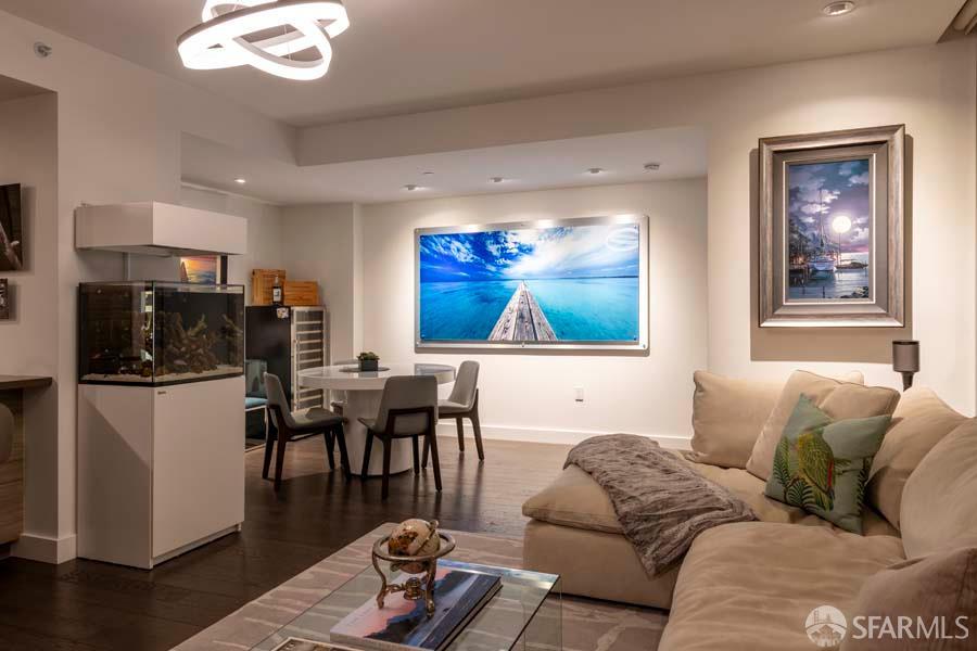 Photo #8: 425082463 Listing: Photo #8