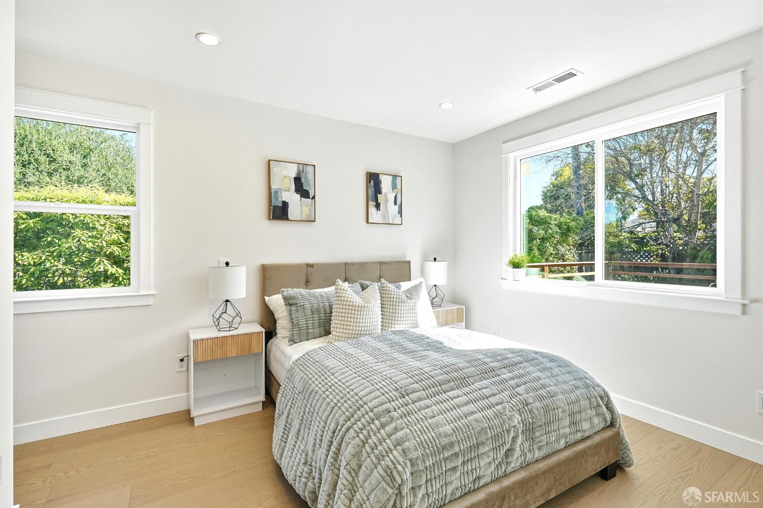 Detail Gallery Image 23 of 42 For 529 Hobart Ave, San Mateo,  CA 94402 - 4 Beds | 3 Baths