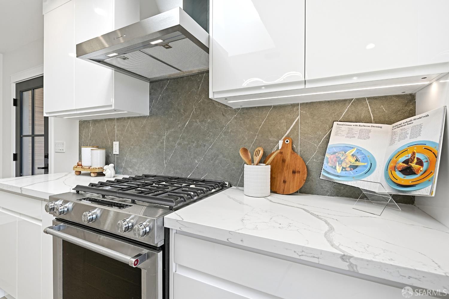 Detail Gallery Image 18 of 42 For 529 Hobart Ave, San Mateo,  CA 94402 - 4 Beds | 3 Baths