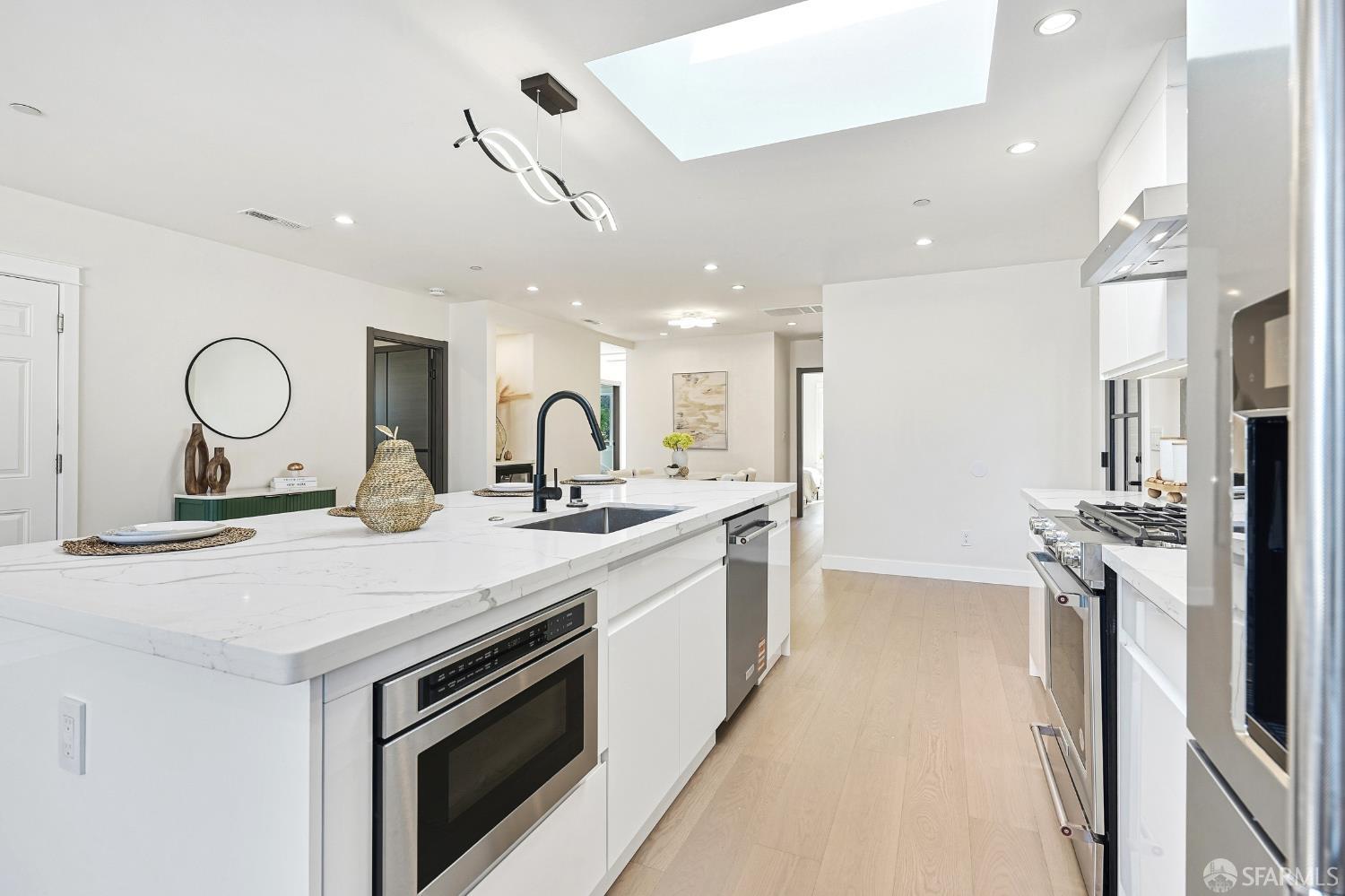 Detail Gallery Image 17 of 42 For 529 Hobart Ave, San Mateo,  CA 94402 - 4 Beds | 3 Baths