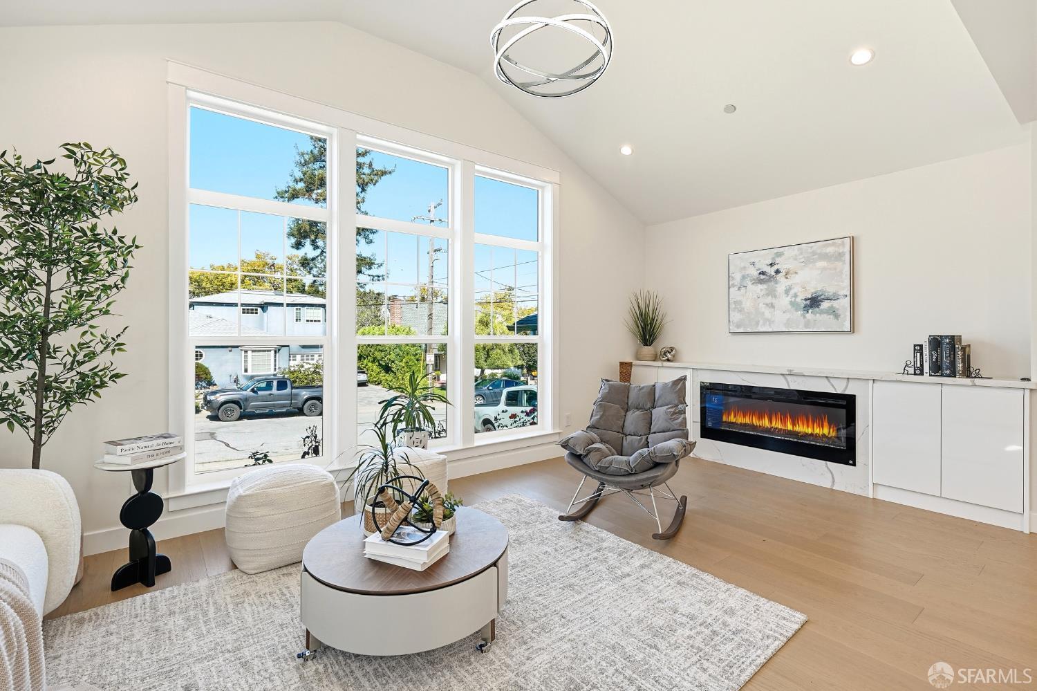 Detail Gallery Image 8 of 42 For 529 Hobart Ave, San Mateo,  CA 94402 - 4 Beds | 3 Baths