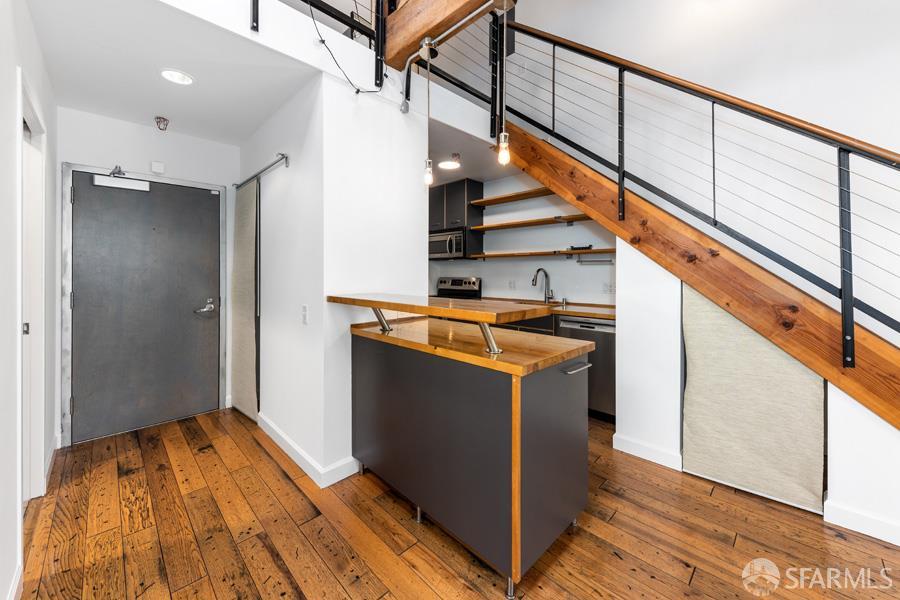 Detail Gallery Image 3 of 16 For 720 York St #209,  San Francisco,  CA 94110 - 1 Beds | 1 Baths