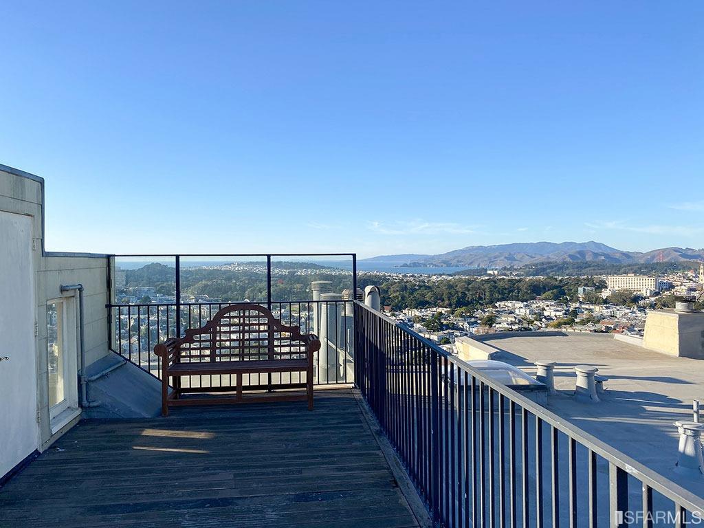 Detail Gallery Image 6 of 73 For 370 Upper Terrace #4,  San Francisco,  CA 94117 - 2 Beds | 1 Baths