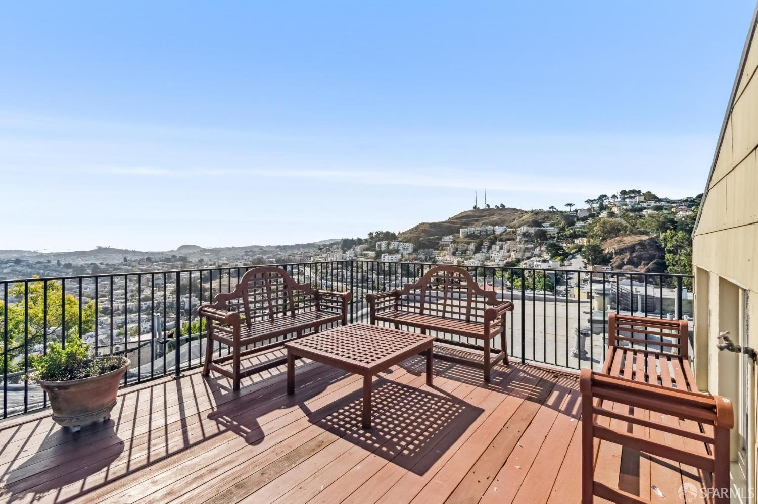 Detail Gallery Image 36 of 73 For 370 Upper Terrace #4,  San Francisco,  CA 94117 - 2 Beds | 1 Baths