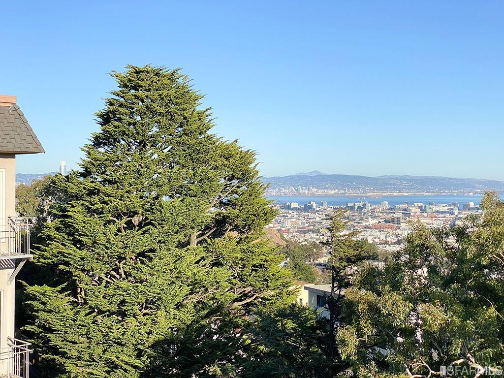 Detail Gallery Image 9 of 73 For 370 Upper Terrace #4,  San Francisco,  CA 94117 - 2 Beds | 1 Baths