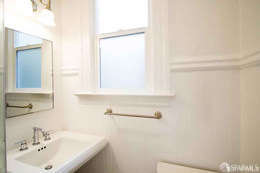 Detail Gallery Image 8 of 12 For 527 Union St a,  San Francisco,  CA 94133 - 2 Beds | 1 Baths