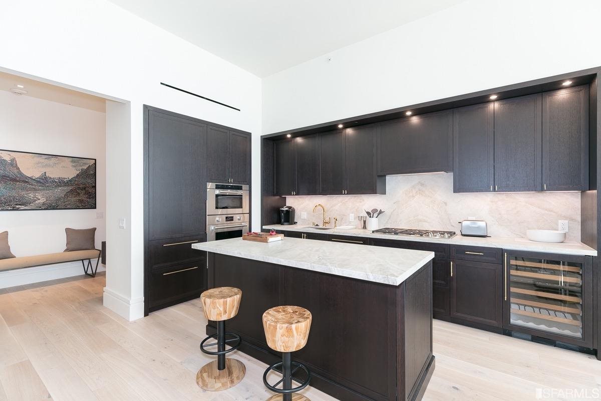 Photo #3: 425082527 Listing: Photo #3
