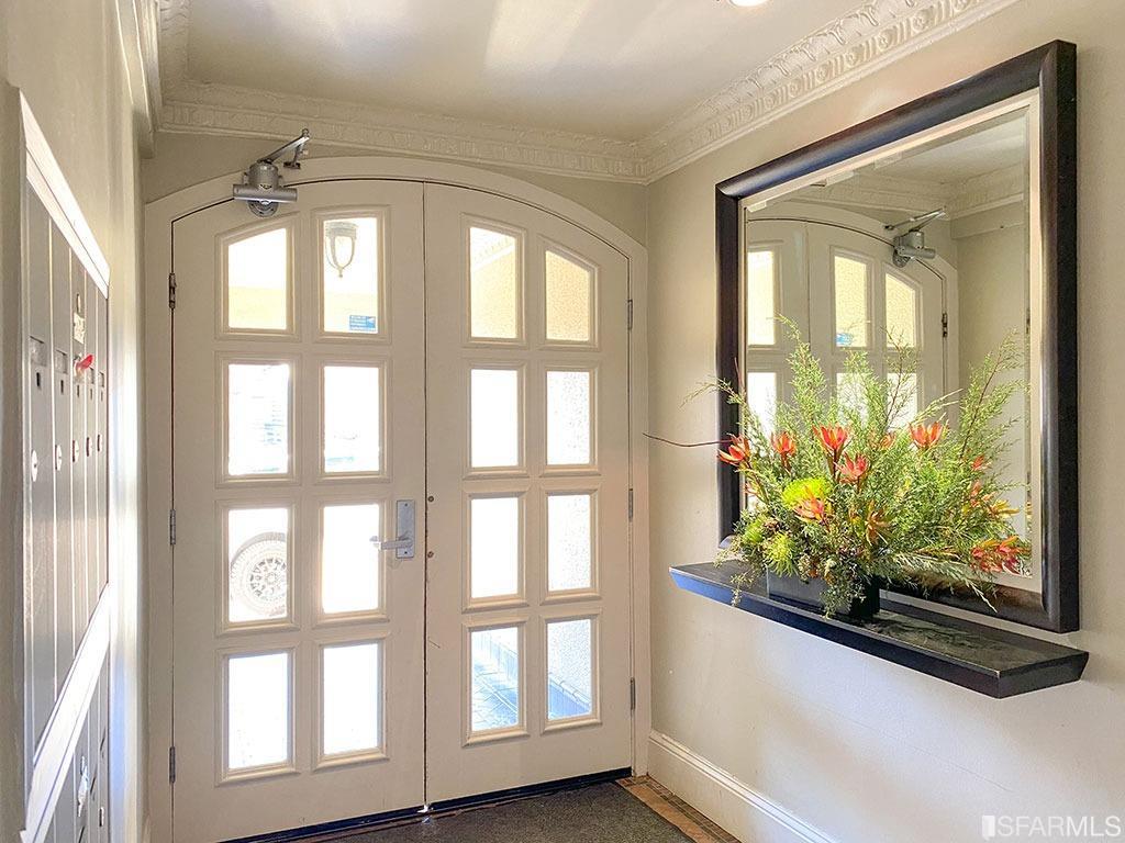 Detail Gallery Image 3 of 73 For 370 Upper Terrace #4,  San Francisco,  CA 94117 - 2 Beds | 1 Baths