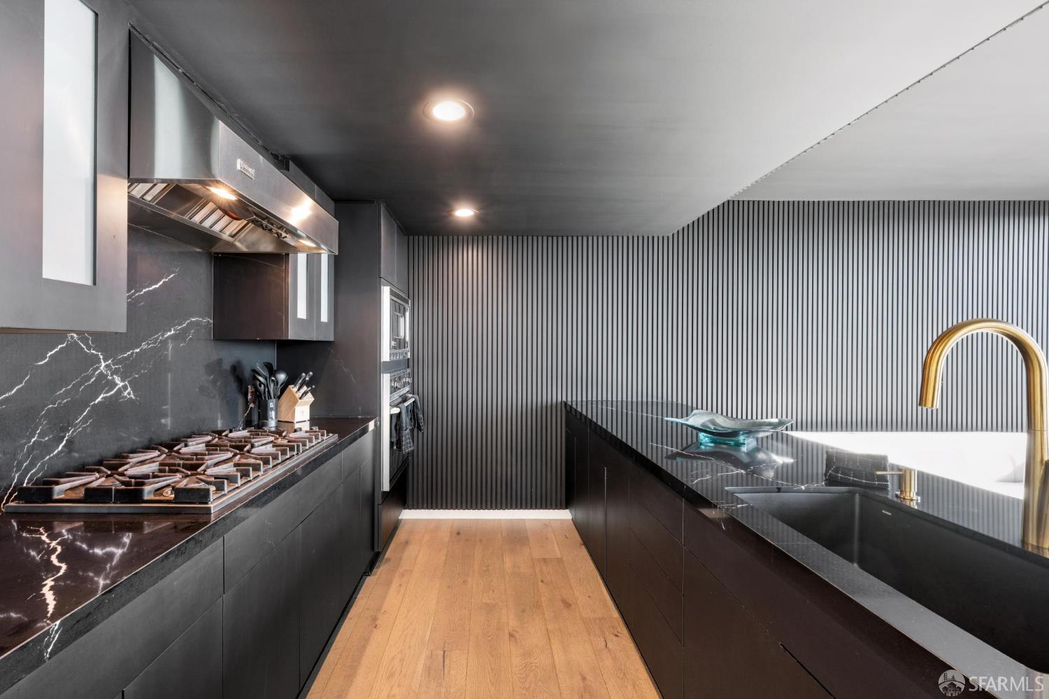 Photo #10: 425081319 Listing: Photo #10