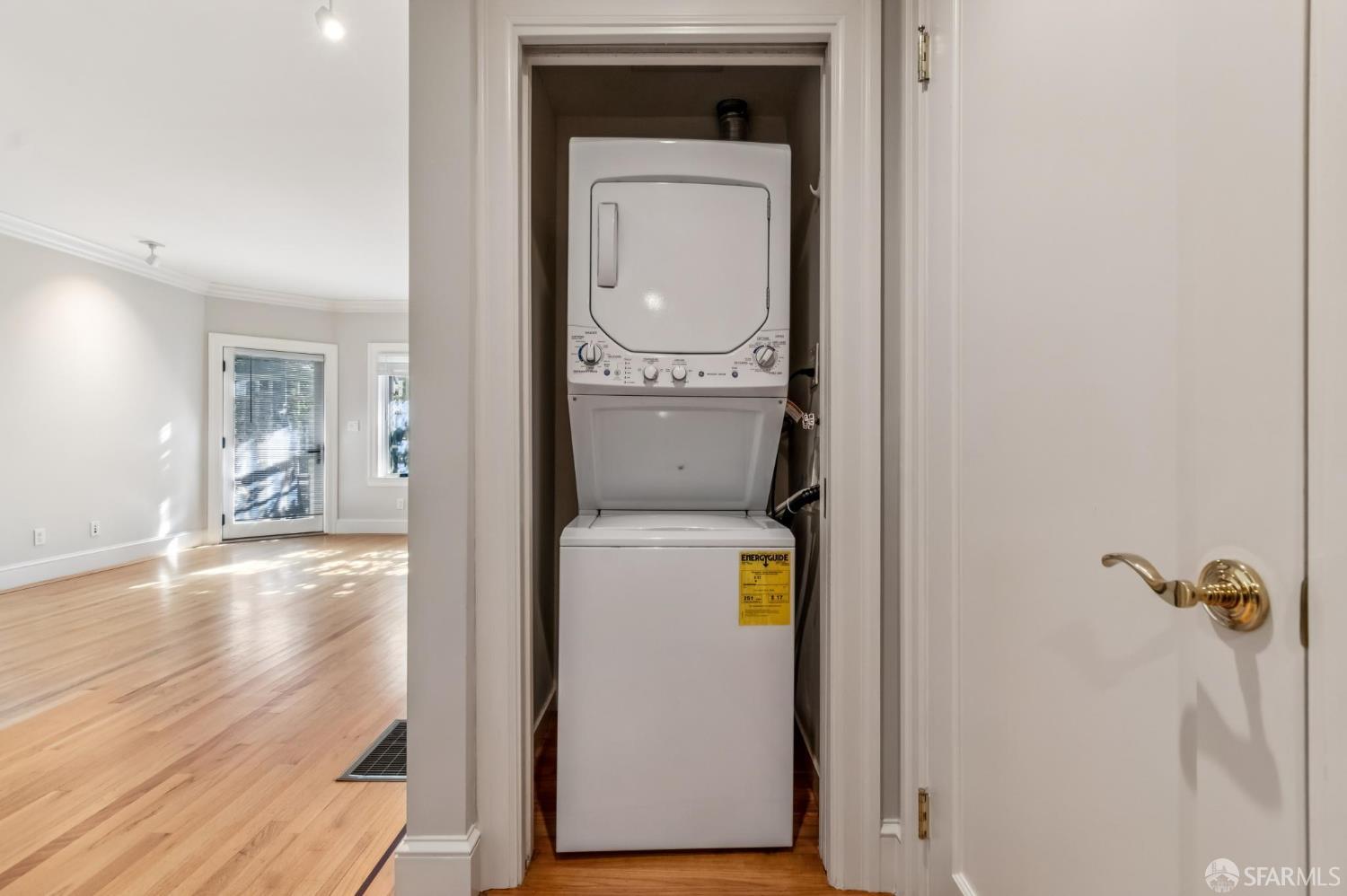 Detail Gallery Image 40 of 73 For 370 Upper Terrace #4,  San Francisco,  CA 94117 - 2 Beds | 1 Baths