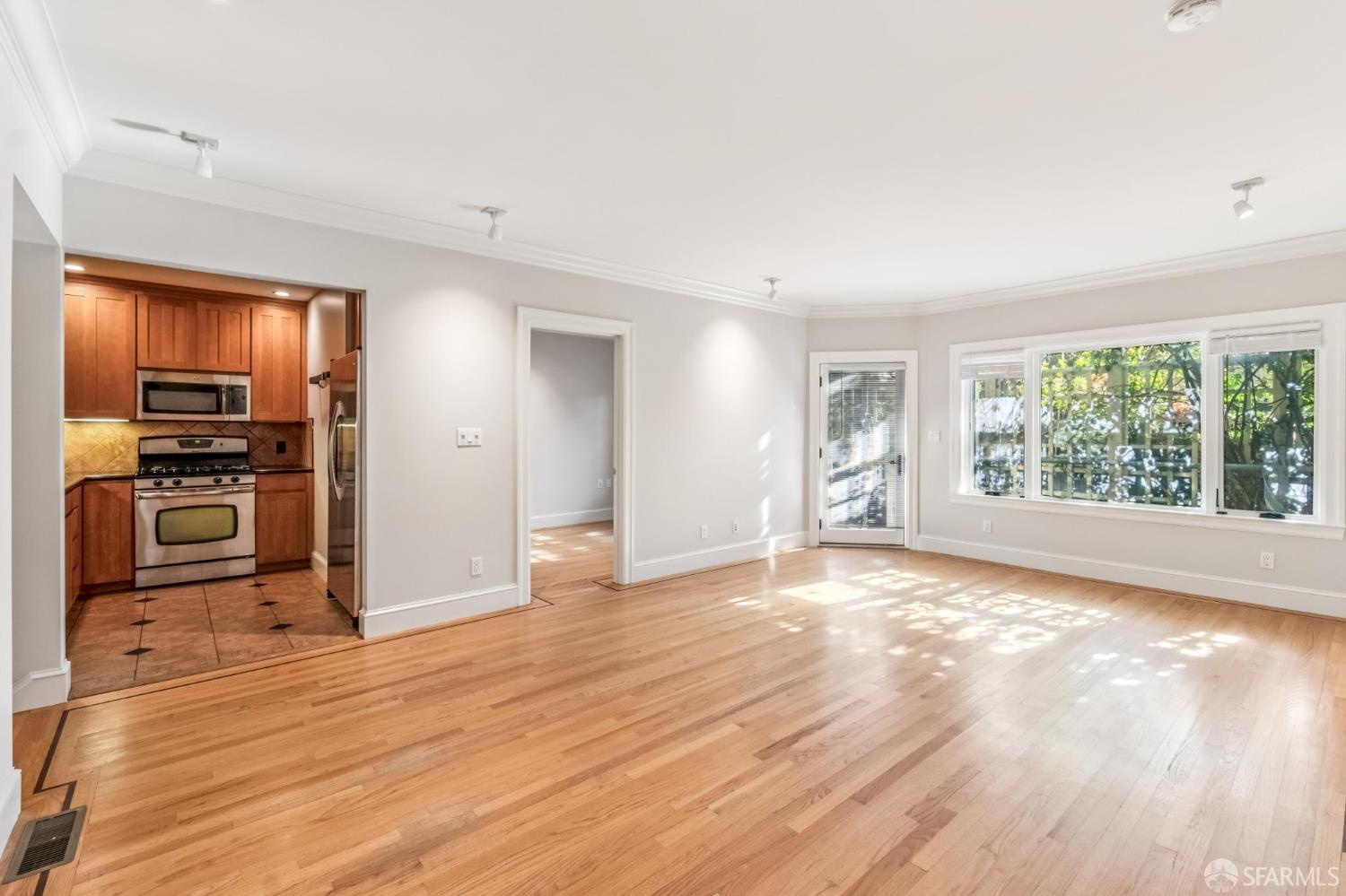 Detail Gallery Image 60 of 73 For 370 Upper Terrace #4,  San Francisco,  CA 94117 - 2 Beds | 1 Baths