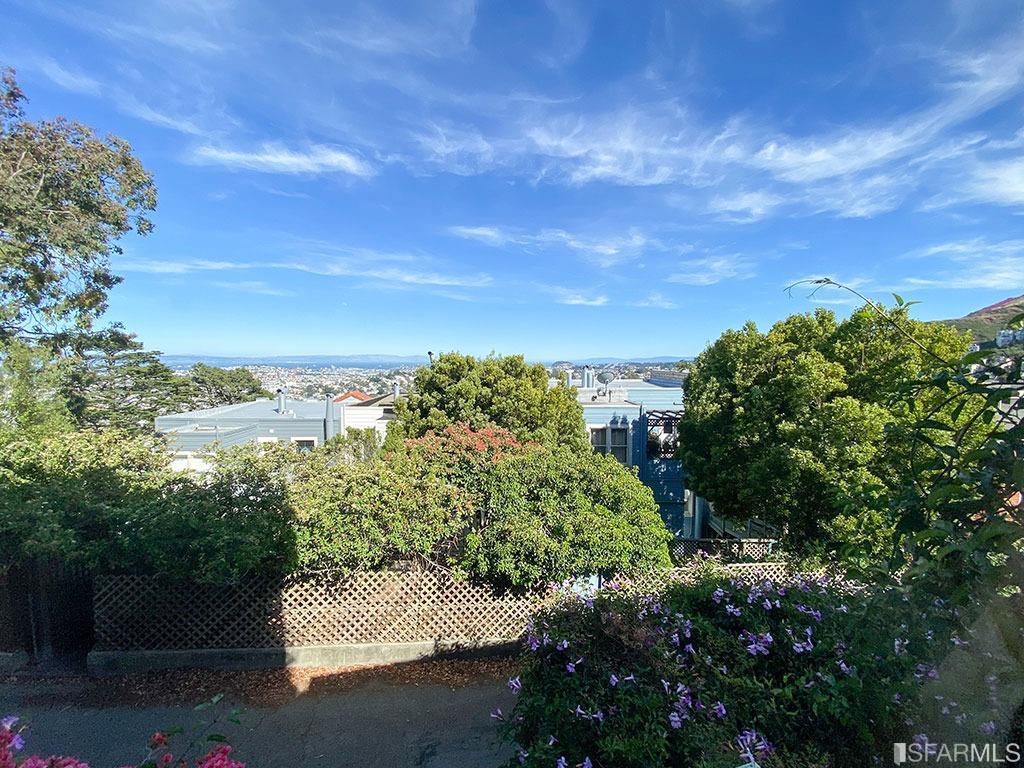 Detail Gallery Image 18 of 73 For 370 Upper Terrace #4,  San Francisco,  CA 94117 - 2 Beds | 1 Baths