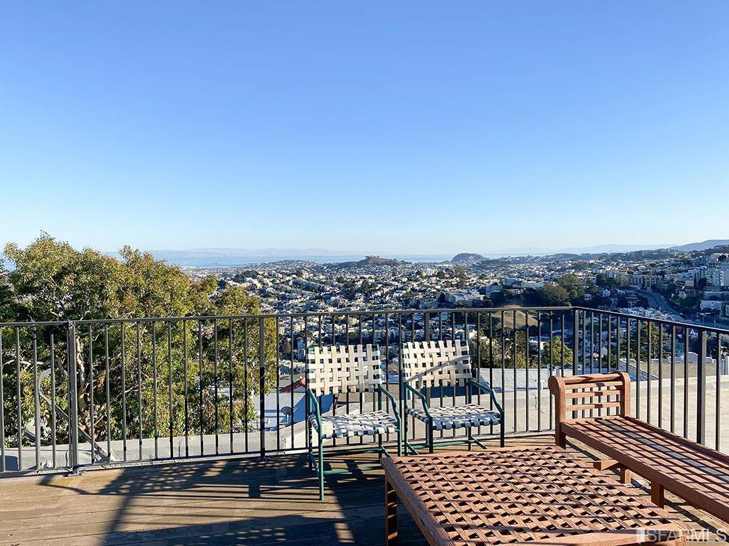 Detail Gallery Image 8 of 73 For 370 Upper Terrace #4,  San Francisco,  CA 94117 - 2 Beds | 1 Baths