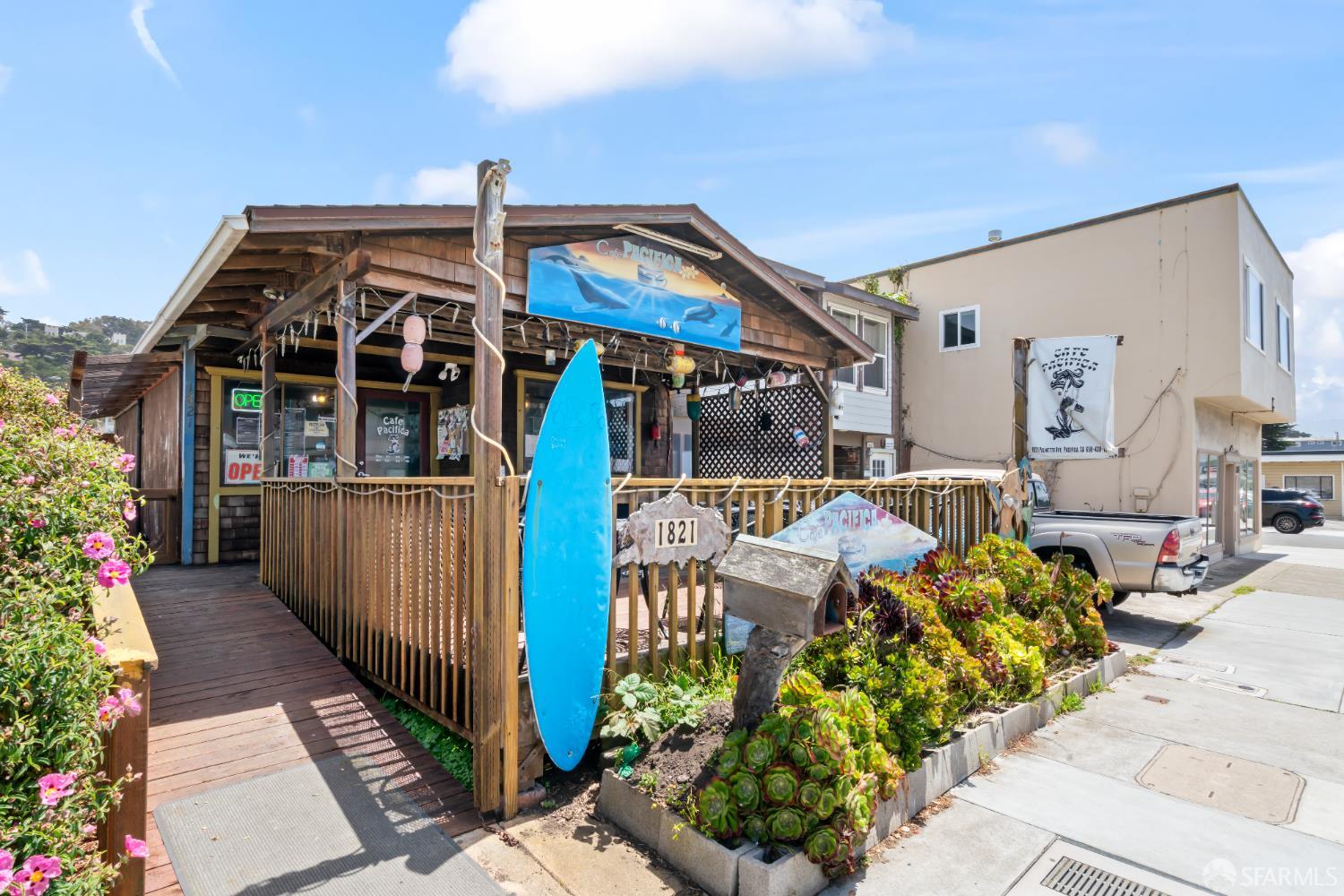 Detail Gallery Image 40 of 88 For 656 Forest Lake Dr, Pacifica,  CA 94044 - 3 Beds | 2/1 Baths