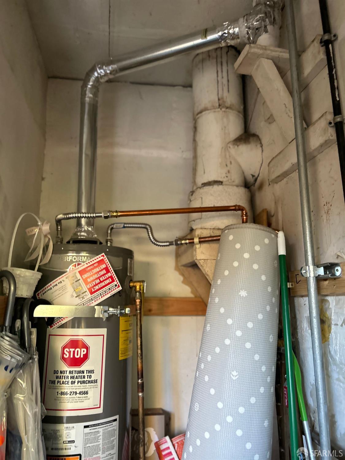 Detail Gallery Image 9 of 25 For 1024 Laurel Ave, East Palo Alto,  CA 94303 - 2 Beds | 1 Baths