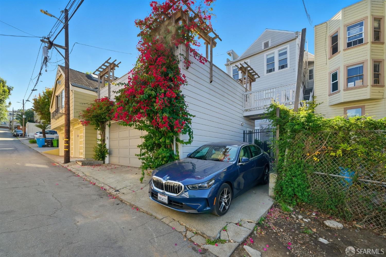 Detail Gallery Image 35 of 39 For 1031 Dolores St, San Francisco,  CA 94110 - 1 Beds | 1/1 Baths