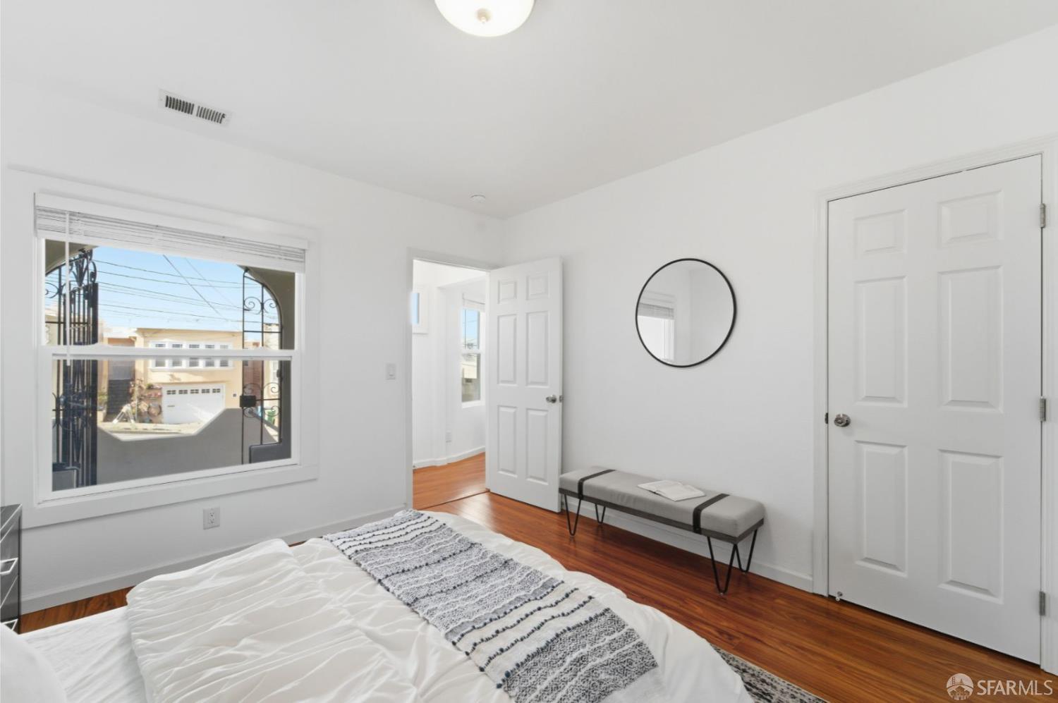 Detail Gallery Image 5 of 34 For 34 Brighton Ave, San Francisco,  CA 94112 - 3 Beds | 2 Baths