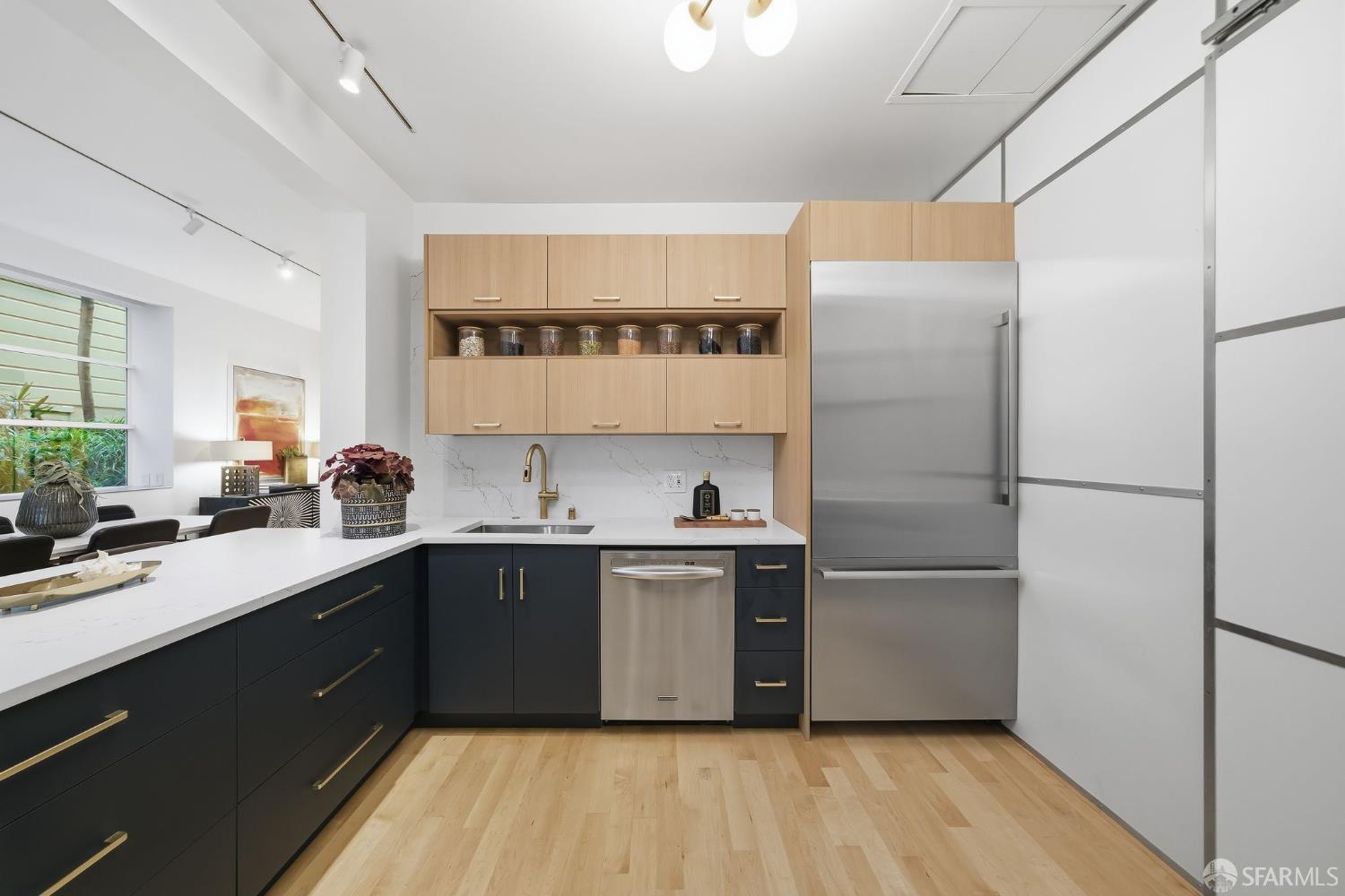 Detail Gallery Image 18 of 39 For 1031 Dolores St, San Francisco,  CA 94110 - 1 Beds | 1/1 Baths