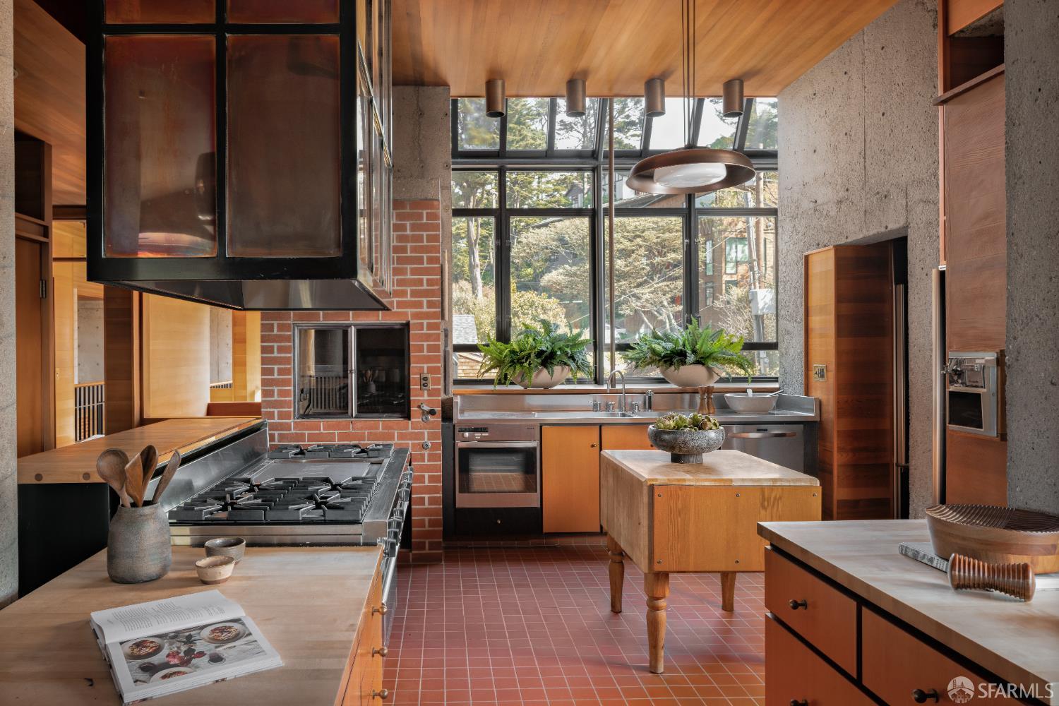 Detail Gallery Image 20 of 39 For 111 Edgehill Way, San Francisco,  CA 94127 - 8 Beds | 5/3 Baths