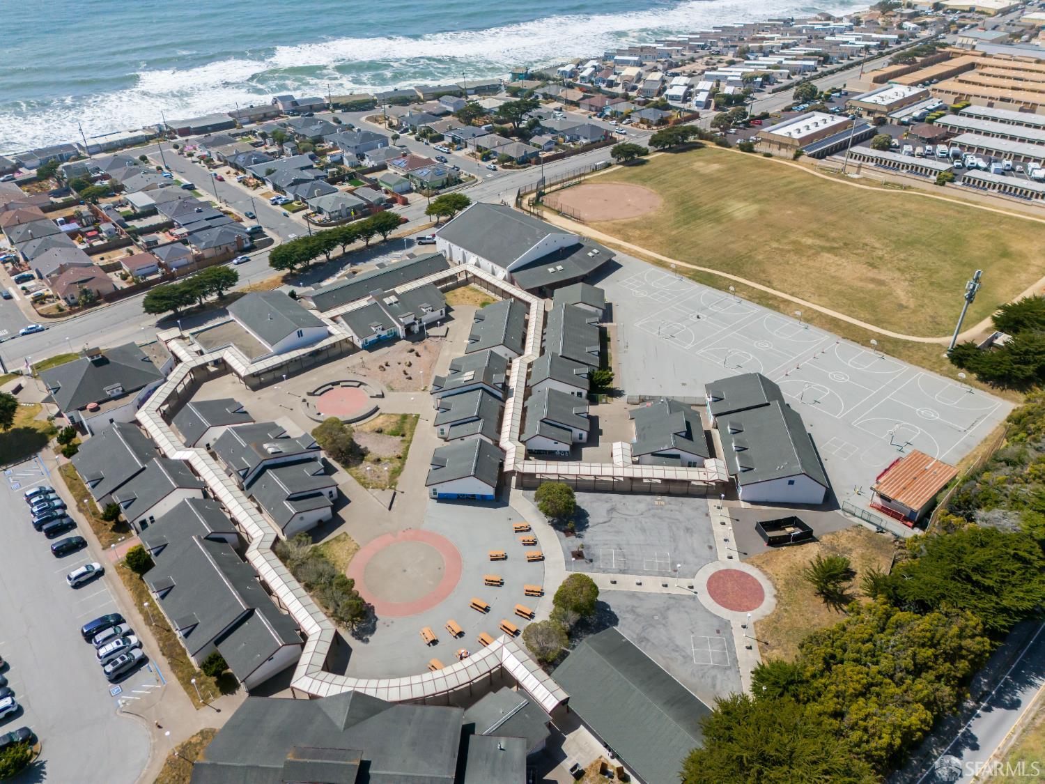 Detail Gallery Image 60 of 88 For 656 Forest Lake Dr, Pacifica,  CA 94044 - 3 Beds | 2/1 Baths