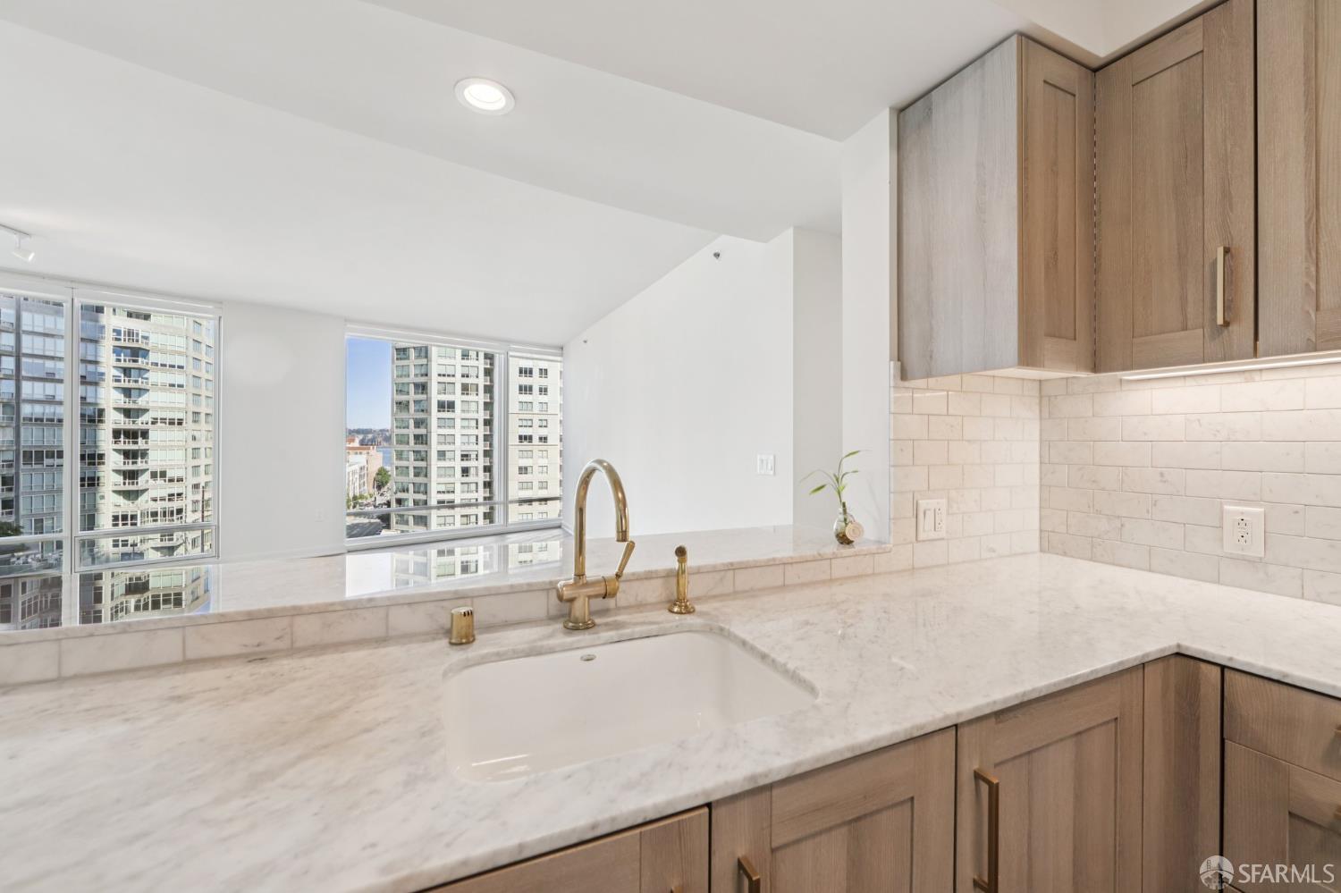 Detail Gallery Image 15 of 51 For 401 Harrison St 6c,  San Francisco,  CA 94105 - 2 Beds | 2 Baths