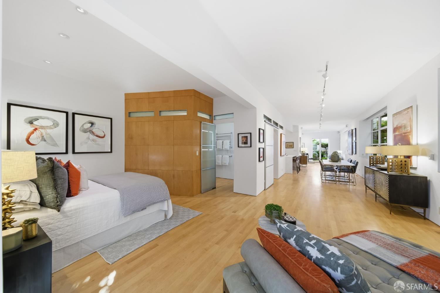 Detail Gallery Image 21 of 39 For 1031 Dolores St, San Francisco,  CA 94110 - 1 Beds | 1/1 Baths