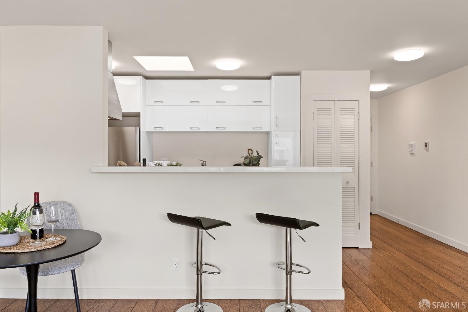 Detail Gallery Image 7 of 26 For 1635 10th Ave #5,  San Francisco,  CA 94122 - 1 Beds | 1 Baths