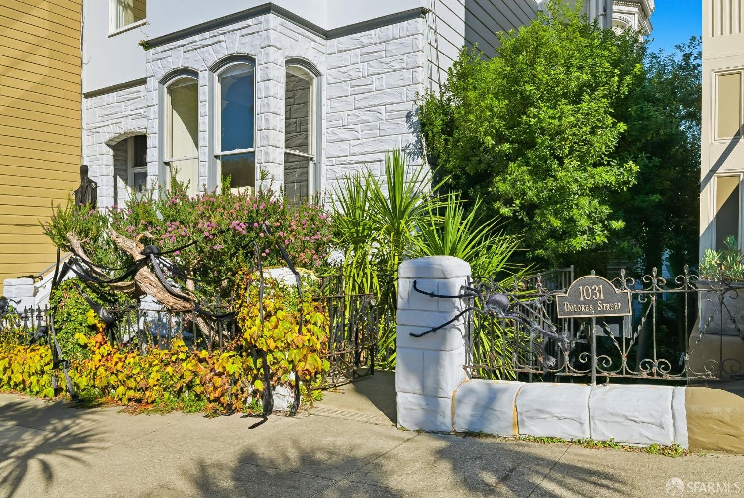 Detail Gallery Image 34 of 39 For 1031 Dolores St, San Francisco,  CA 94110 - 1 Beds | 1/1 Baths