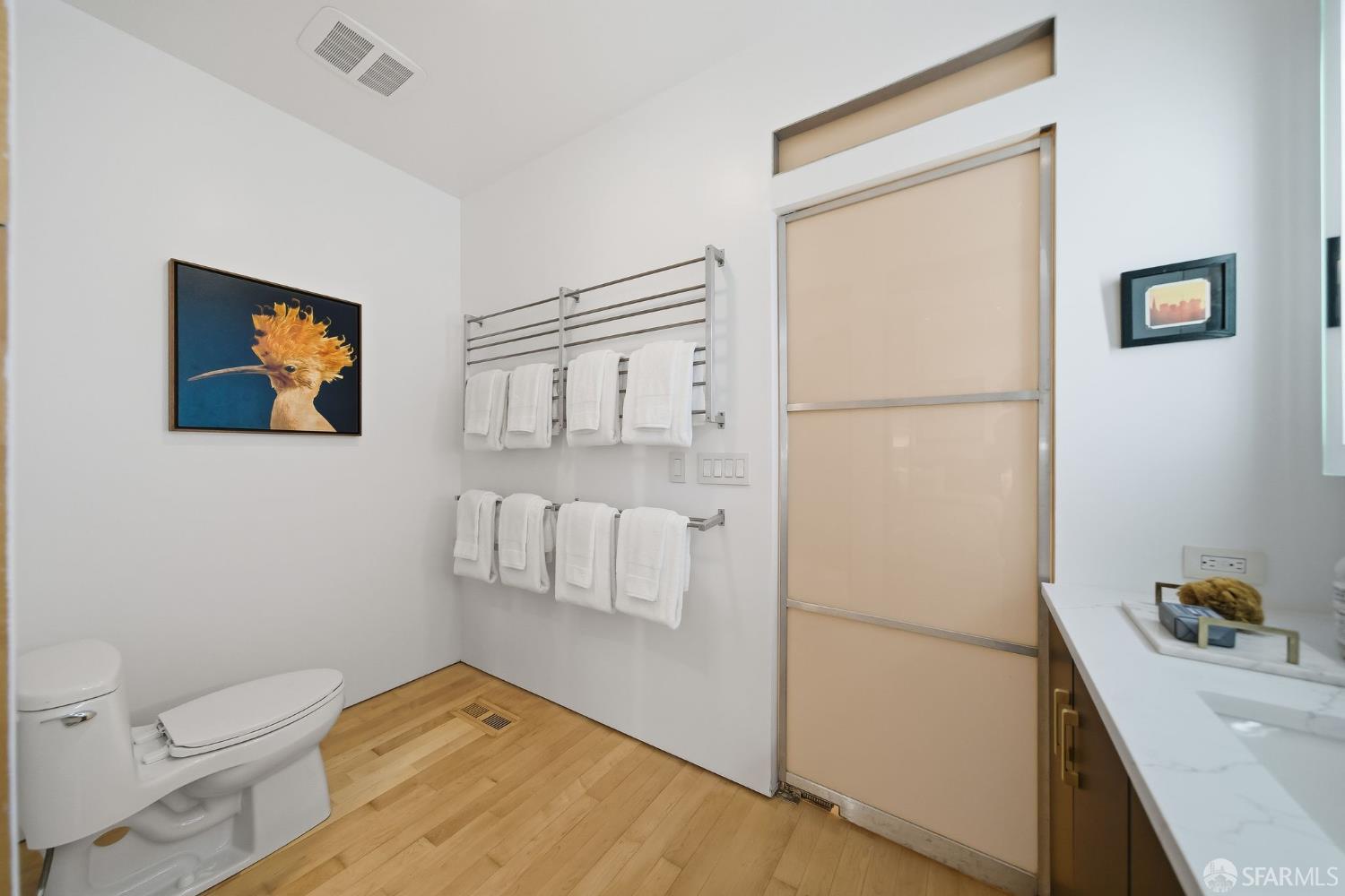 Detail Gallery Image 24 of 39 For 1031 Dolores St, San Francisco,  CA 94110 - 1 Beds | 1/1 Baths