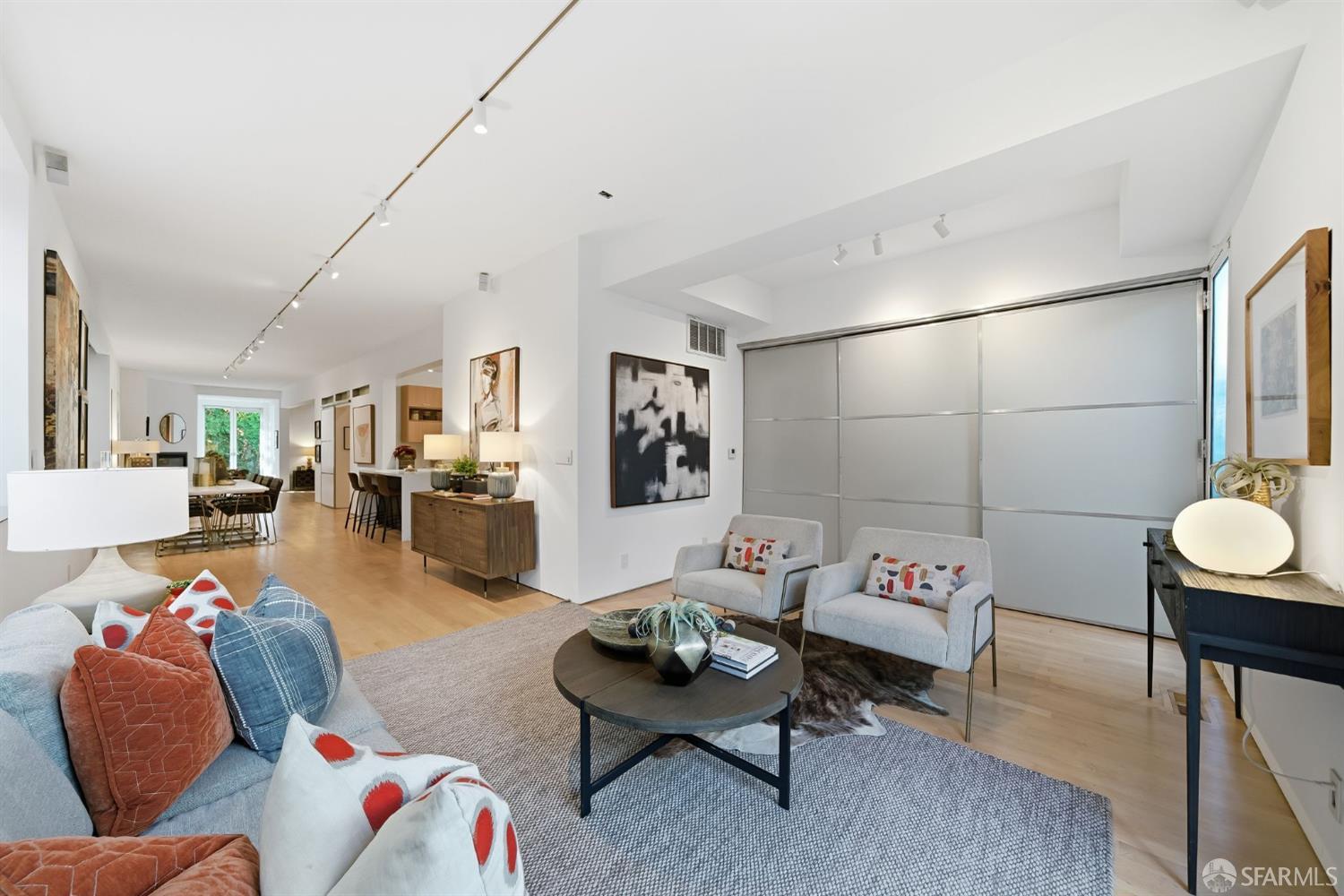 Detail Gallery Image 5 of 39 For 1031 Dolores St, San Francisco,  CA 94110 - 1 Beds | 1/1 Baths