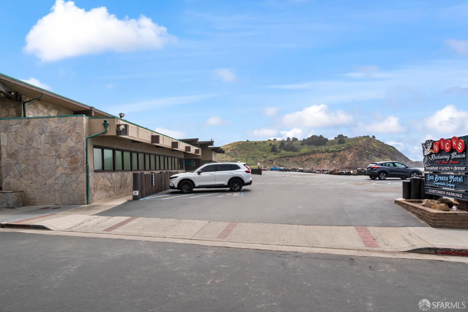 Detail Gallery Image 66 of 88 For 656 Forest Lake Dr, Pacifica,  CA 94044 - 3 Beds | 2/1 Baths