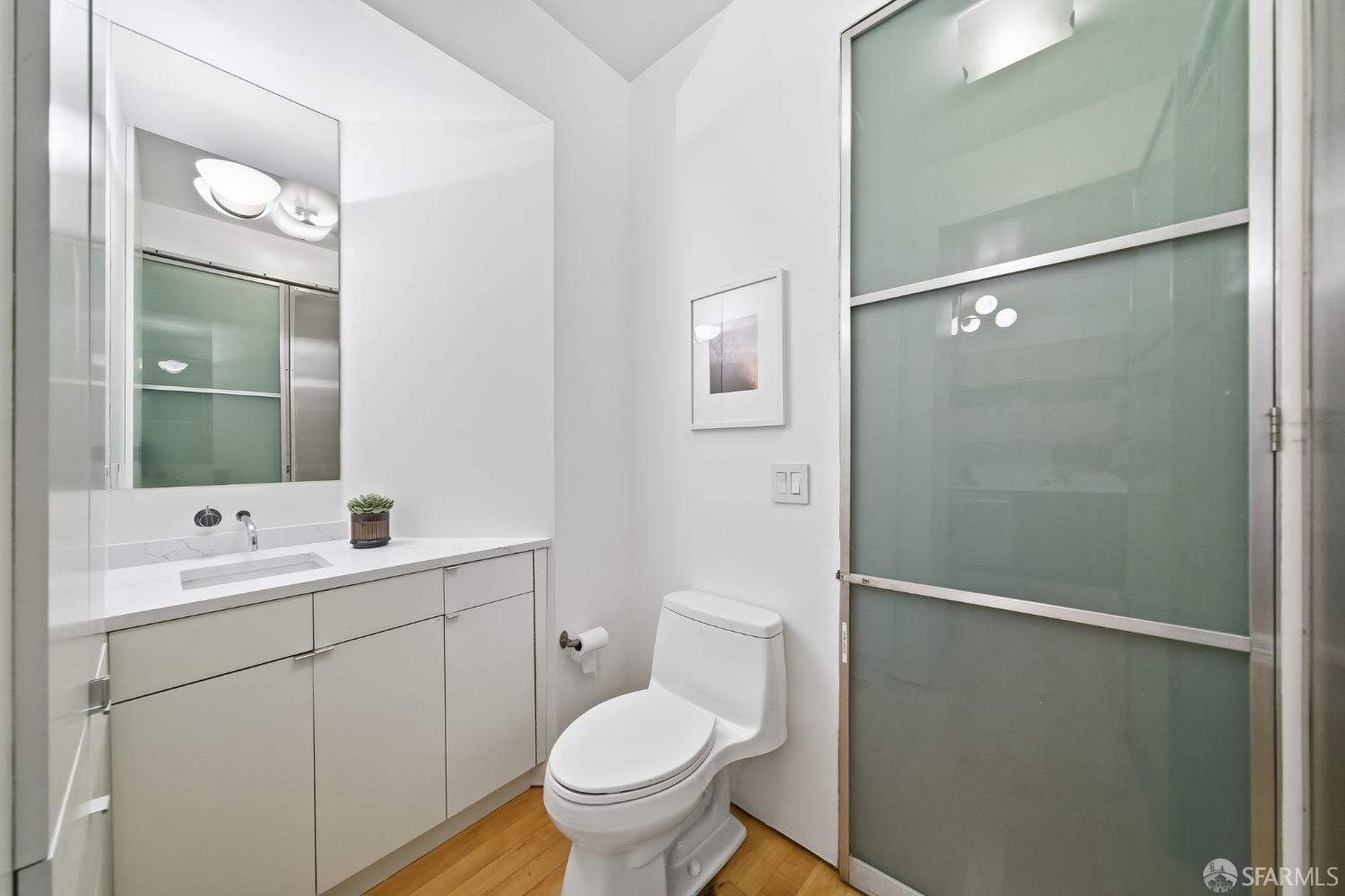 Detail Gallery Image 16 of 39 For 1031 Dolores St, San Francisco,  CA 94110 - 1 Beds | 1/1 Baths