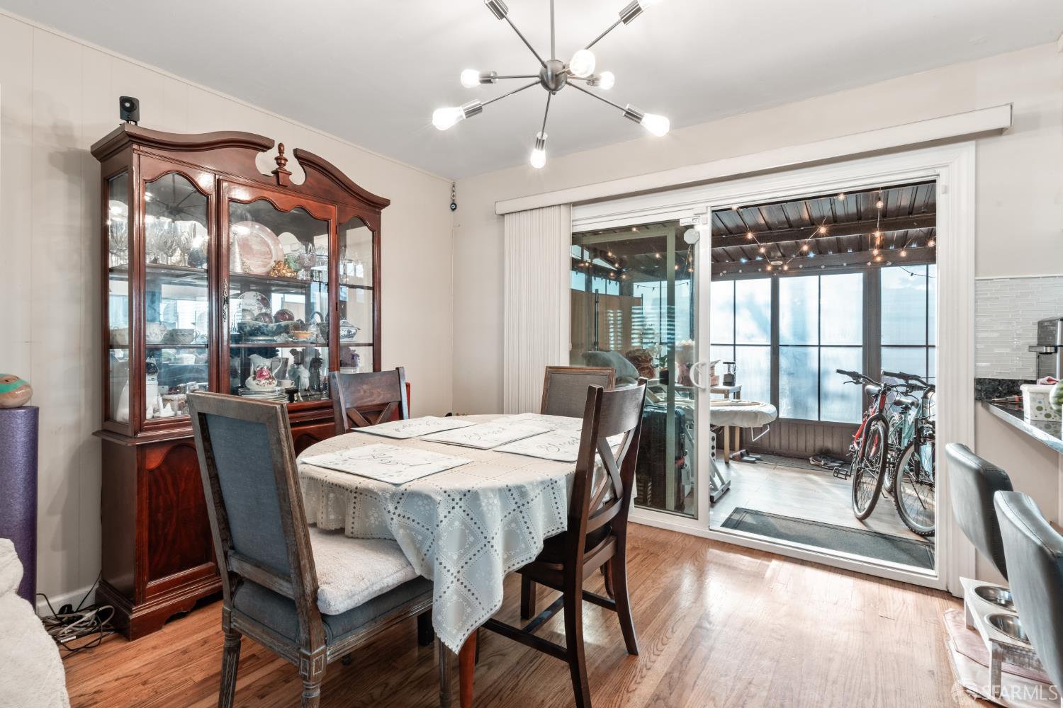 Detail Gallery Image 14 of 88 For 656 Forest Lake Dr, Pacifica,  CA 94044 - 3 Beds | 2/1 Baths