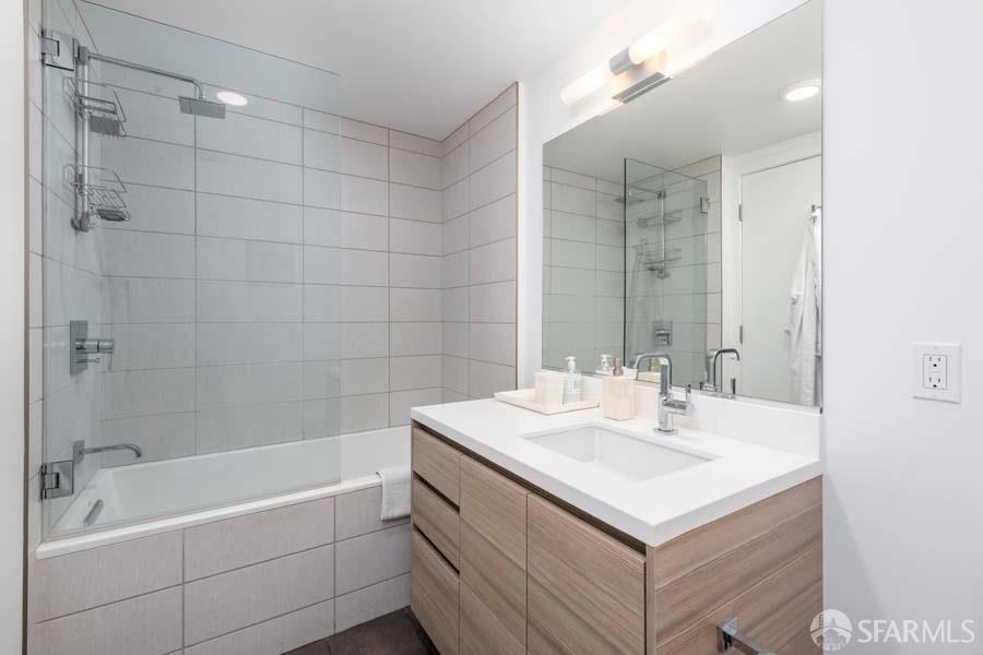 Photo #15: 425082463 Listing: Photo #15