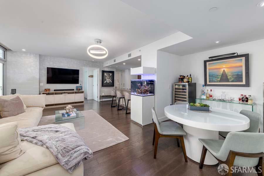 Photo #11: 425082463 Listing: Photo #11