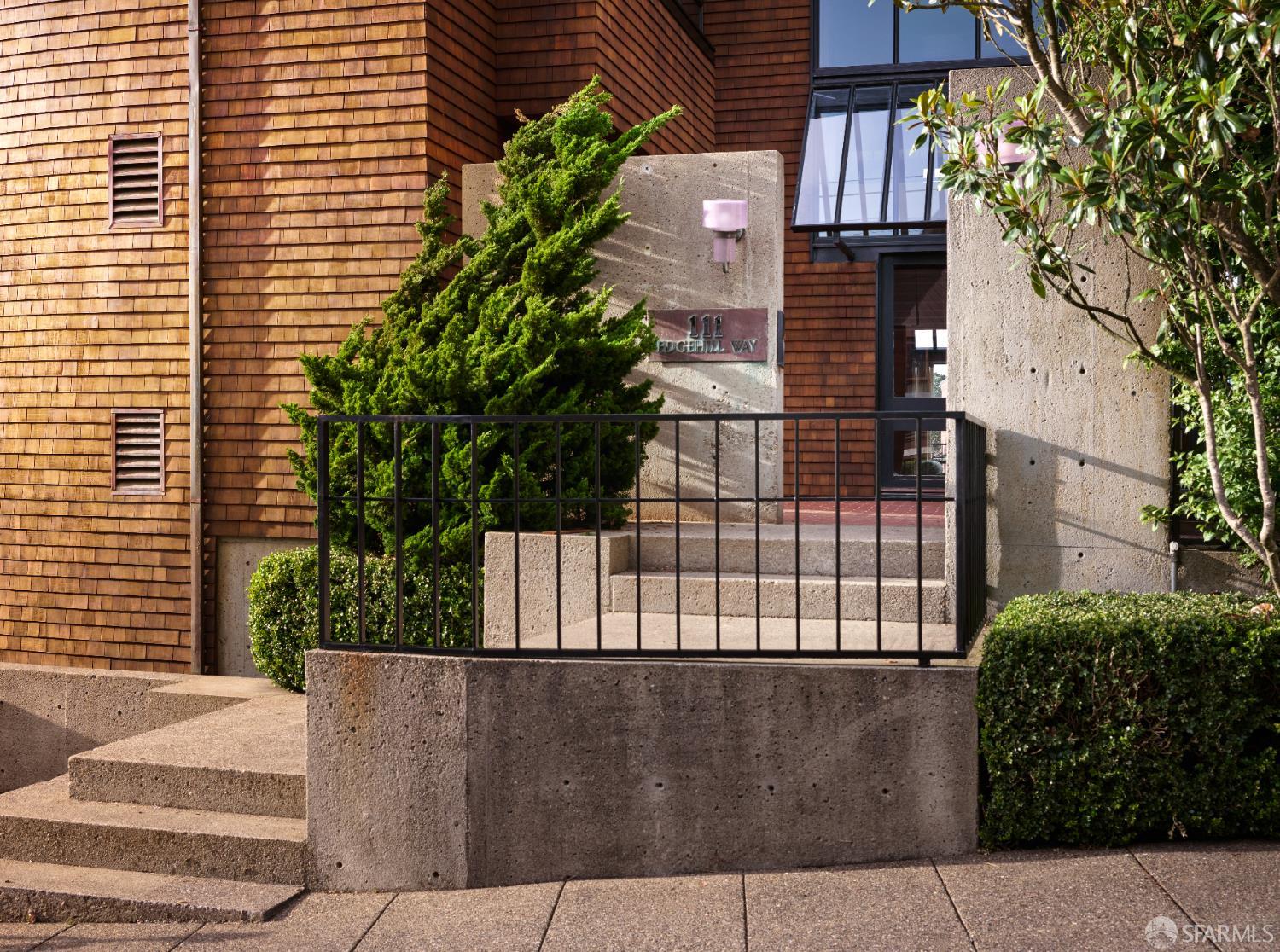 Detail Gallery Image 4 of 39 For 111 Edgehill Way, San Francisco,  CA 94127 - 8 Beds | 5/3 Baths